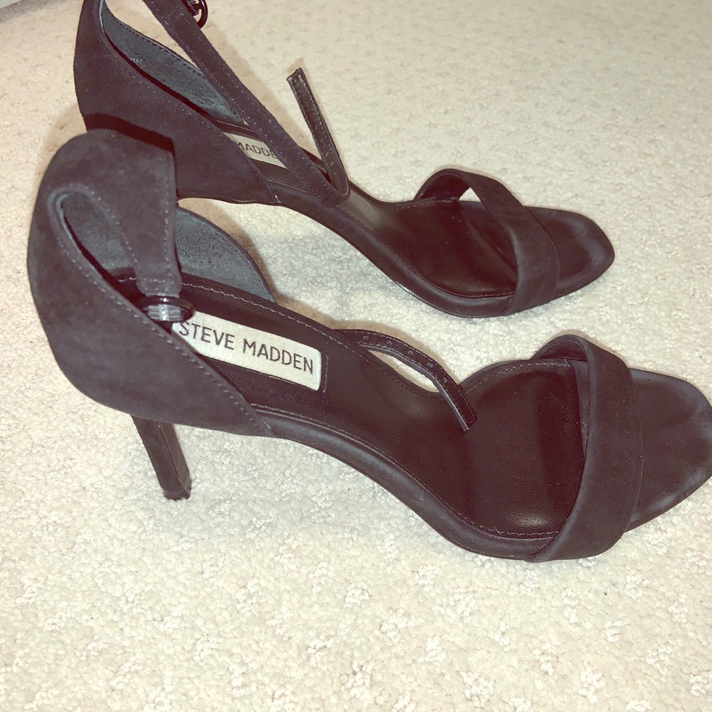 Steve Madden Fame Halo Strap Sandal (black)